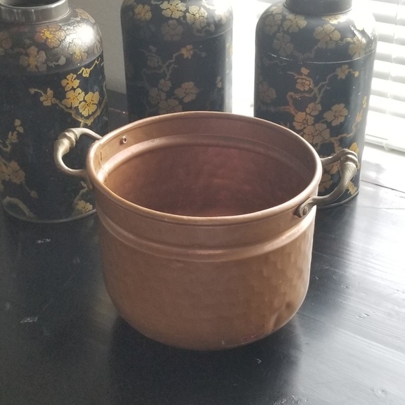 Vintage Other - Vtg. Hammered copper pot bowl planter